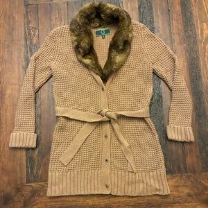 Luxurious Women's Tan Cardigan with Faux Fur Collar